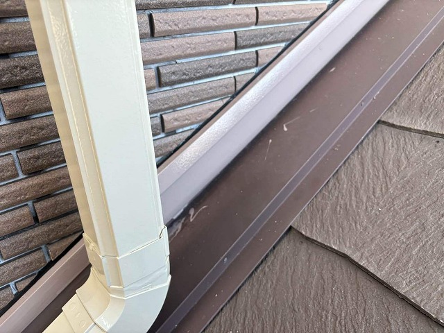 下屋根と壁の納まり